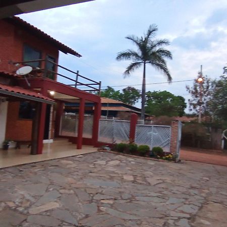 Pousada Central Santana Do Riacho Bagian luar foto