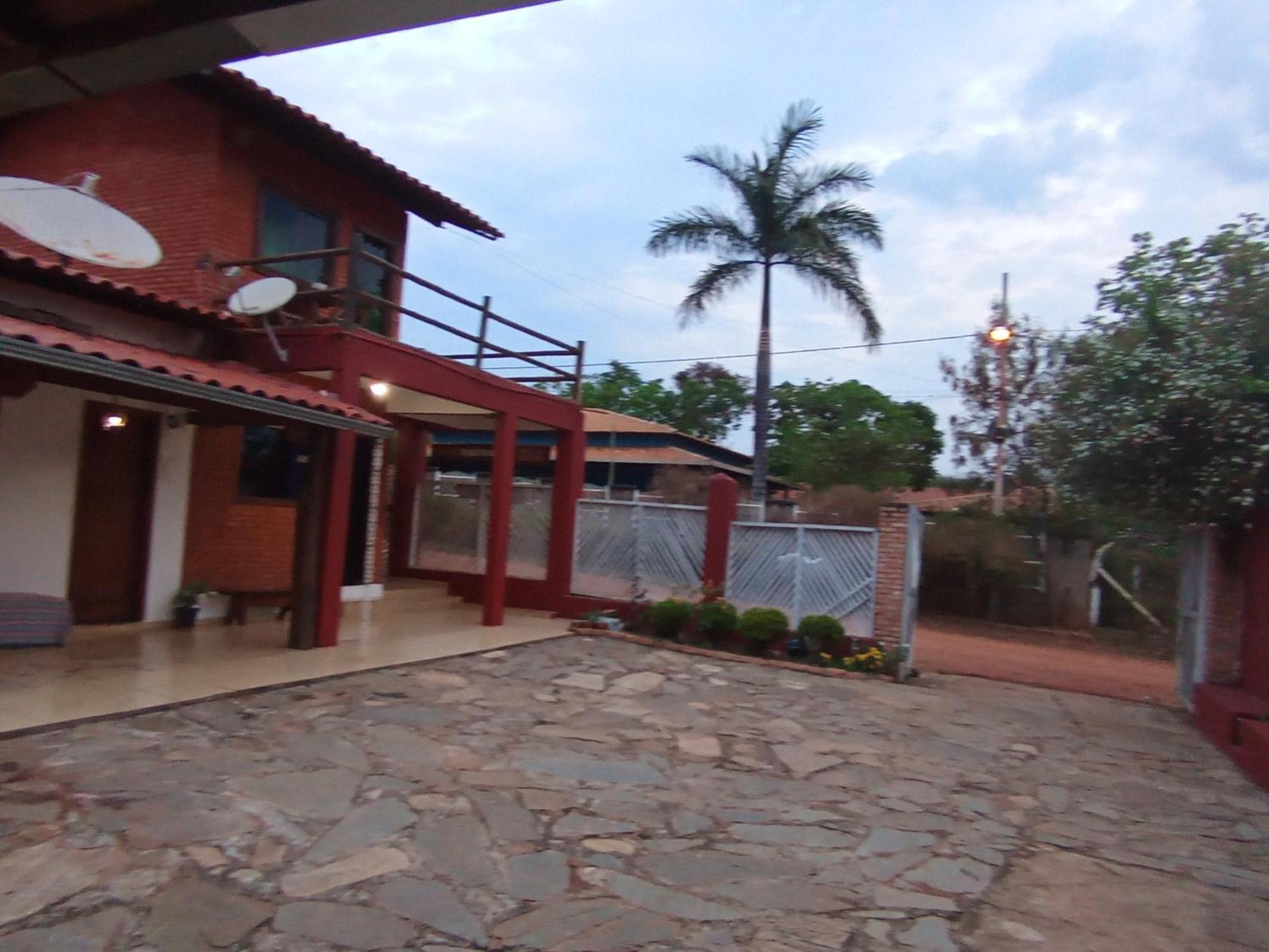 Pousada Central Santana Do Riacho Bagian luar foto