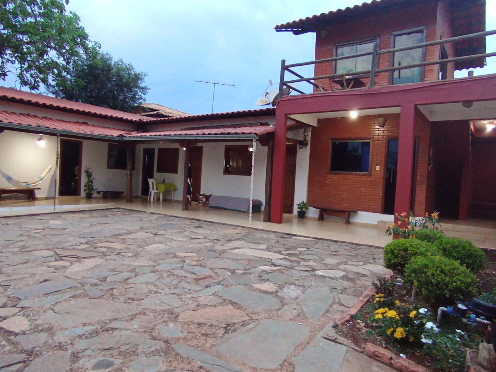 Pousada Central Santana Do Riacho Bagian luar foto