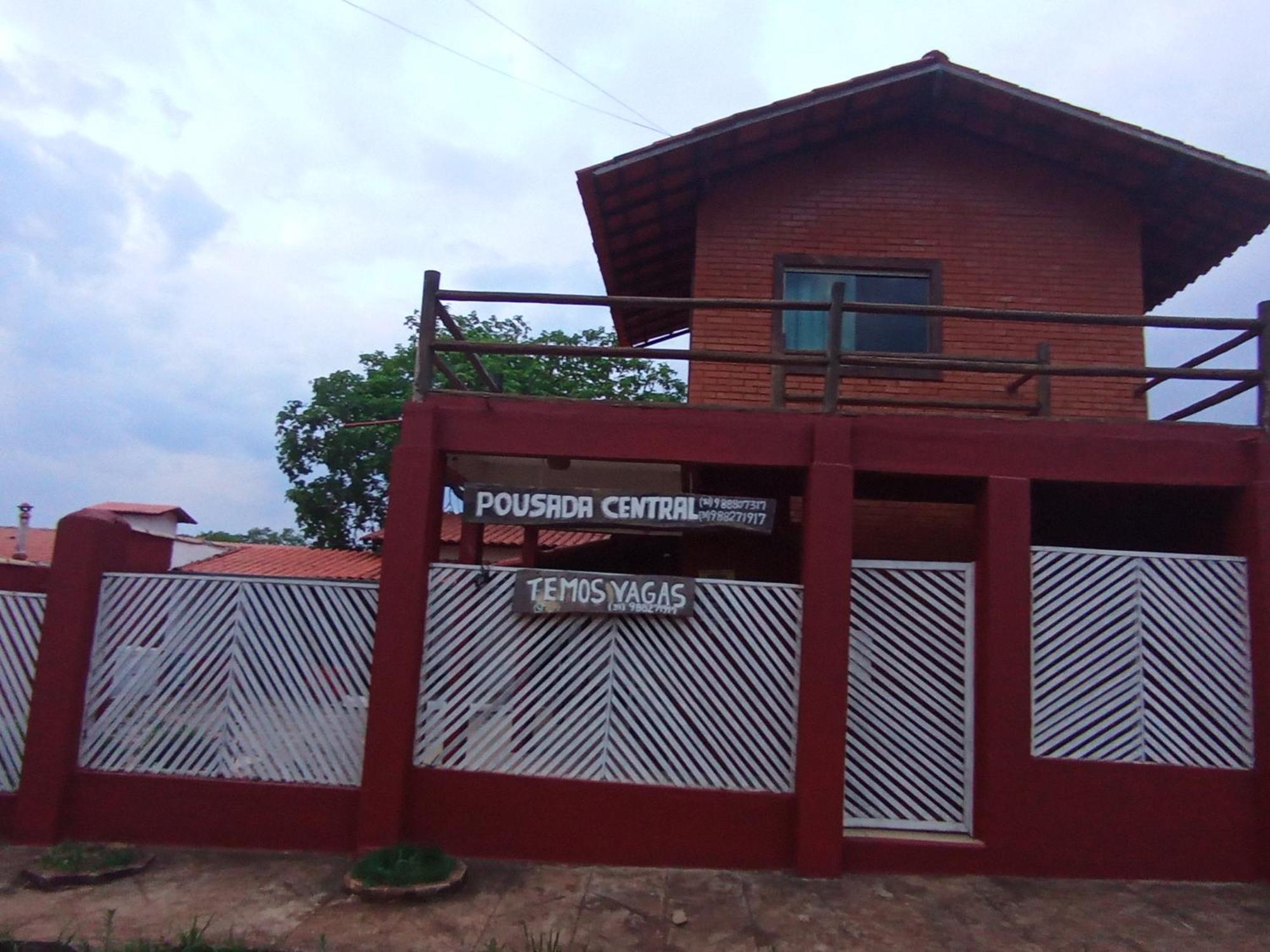 Pousada Central Santana Do Riacho Bagian luar foto
